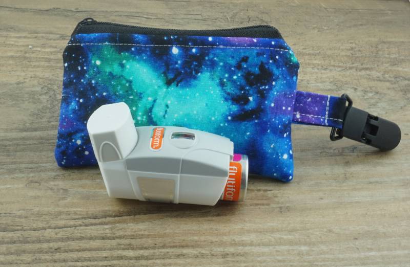 Tasche Für Asthmaspray Inhaler - Galaxy, Bunt Tasche Für Asthmaspray Inhaler - Galaxy, Bunt von FeludaraDesign