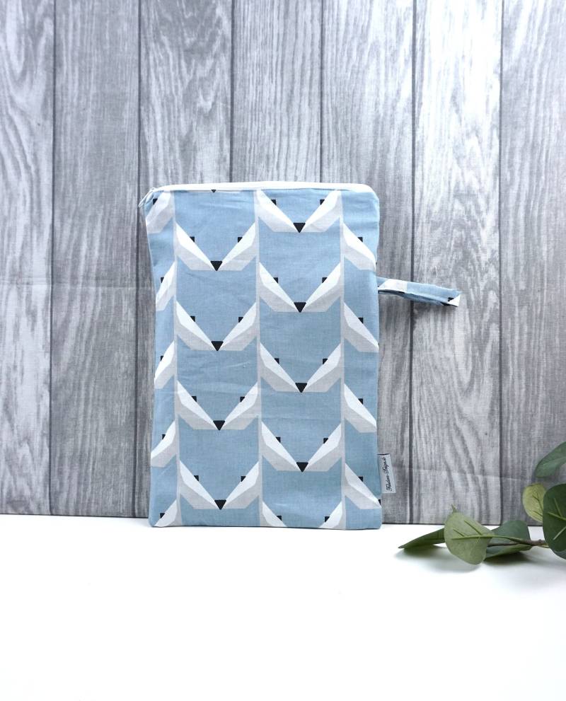 Wetbag, in 2 Größen, Große Nasstasche, Windeltasche, Hort, Kiga - Fuchs Gesicht Blau von FeludaraDesign