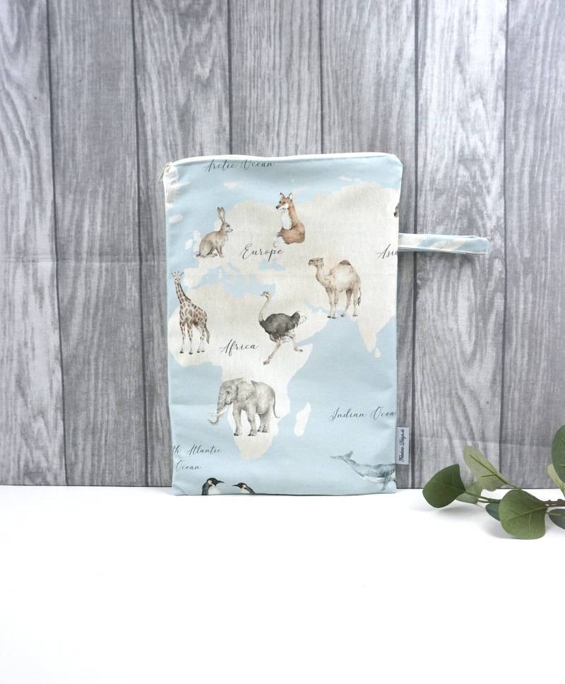 Wetbag, in 2 Größen, Große Nasstasche, Windeltasche, Hort, Kiga - Tiere Dieser Welt Wetbag, in 2 Größen, Große Nasstasche, Windeltasche, Hort, Kiga - Tiere Dieser Welt von FeludaraDesign