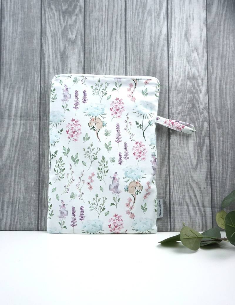 Wetbag in 2 Größen, Große Nasstasche Auch Mit Namen, Windeltasche, Inkontinenz Vorlagen - Kleine Feldmaus Wetbag in 2 Größen, Große Nasstasche Auch Mit Namen, Windeltasche, Inkontinenz Vorlagen - Kleine Feldmaus von FeludaraDesign