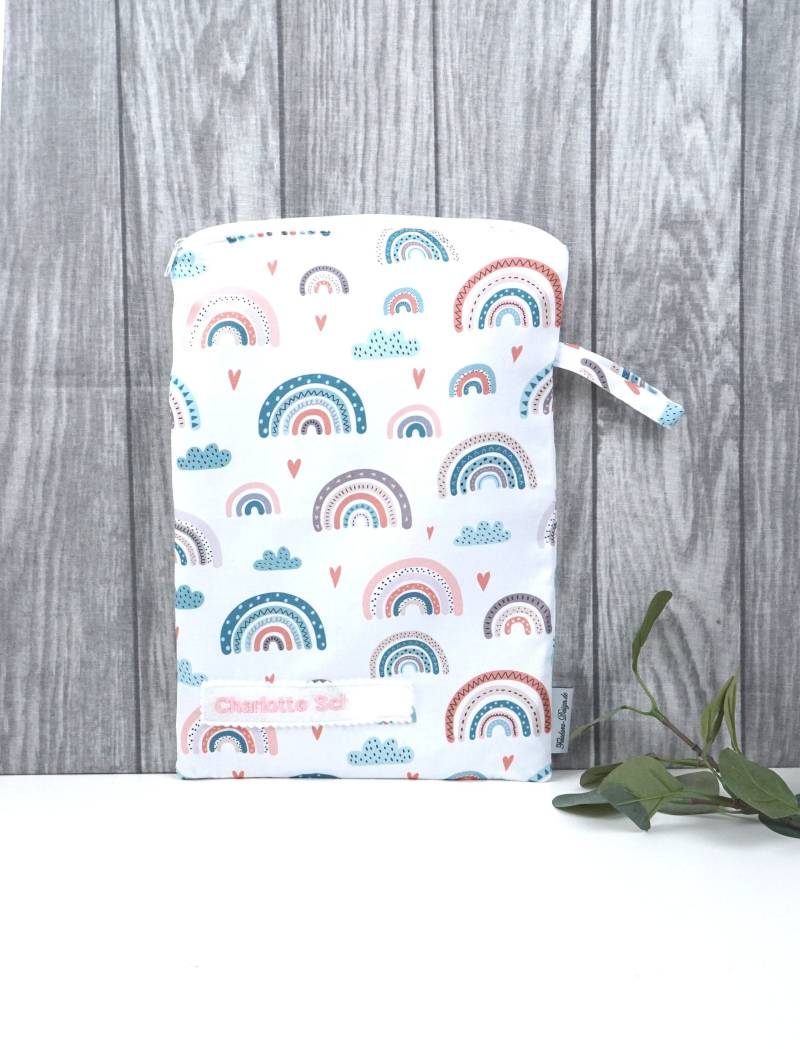 Wetbag in 2 Größen, Große Nasstasche Auch Mit Namen, Windeltasche, Inkontinenz Vorlagen - Regenbogen von FeludaraDesign