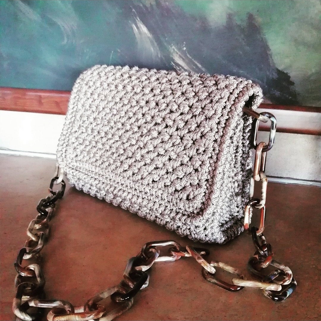 Crochet Clutch Bag, Handtasche, Abendtasche, Flap Beige Zigarrentasche, Bequeme Größe, Tortoise Kette, Elegant, Edel Crochet Clutch Bag, Handtasche, Abendtasche, Flap Beige Zigarrentasche, Bequeme Größe, Tortoise Kette, Elegant, Edel von FemiHandmades