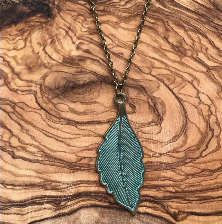 Blatt Halskette, Boho Patina Schichtung Bronze Grün Charme Halskette von FeminineEdgeFinds