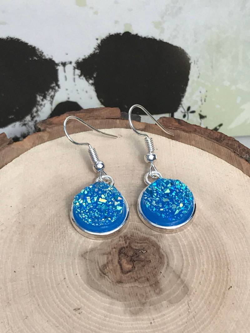 Blau Druzy, Funkeln Blaue Ohrringe, Glitzer & Silber Druzy Baumeln Minimalistisch Ohrringe von FeminineEdgeFinds