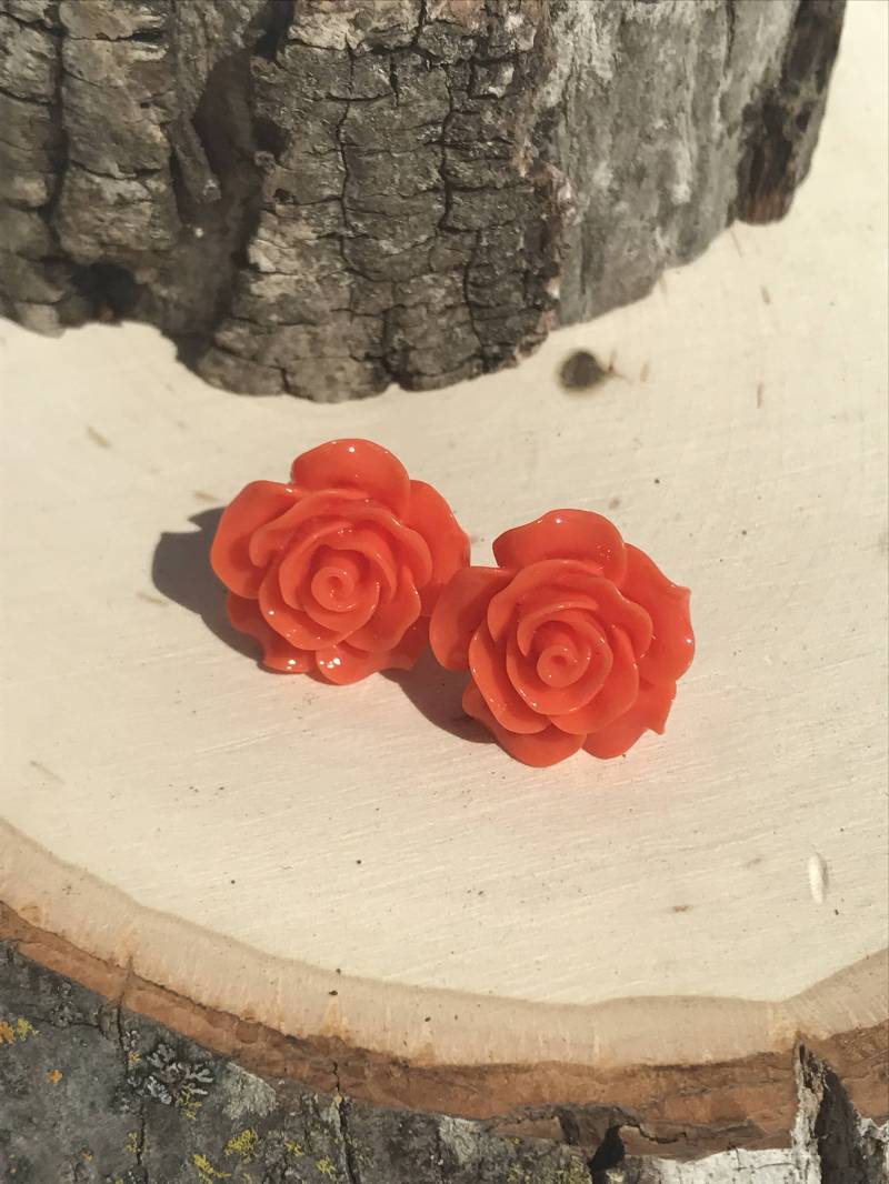 Rosen Ohrringe, Orange Rose Ohrstecker, Blumen Ohrringe von FeminineEdgeFinds