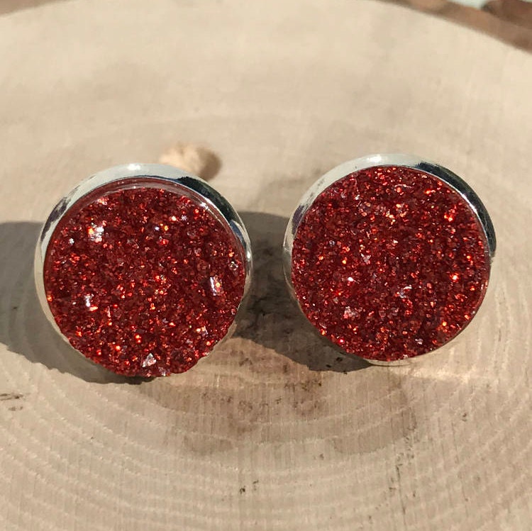 Rote Druzy Ohrstecker, Funkeln Ohrringe, Glitzer Rot von FeminineEdgeFinds
