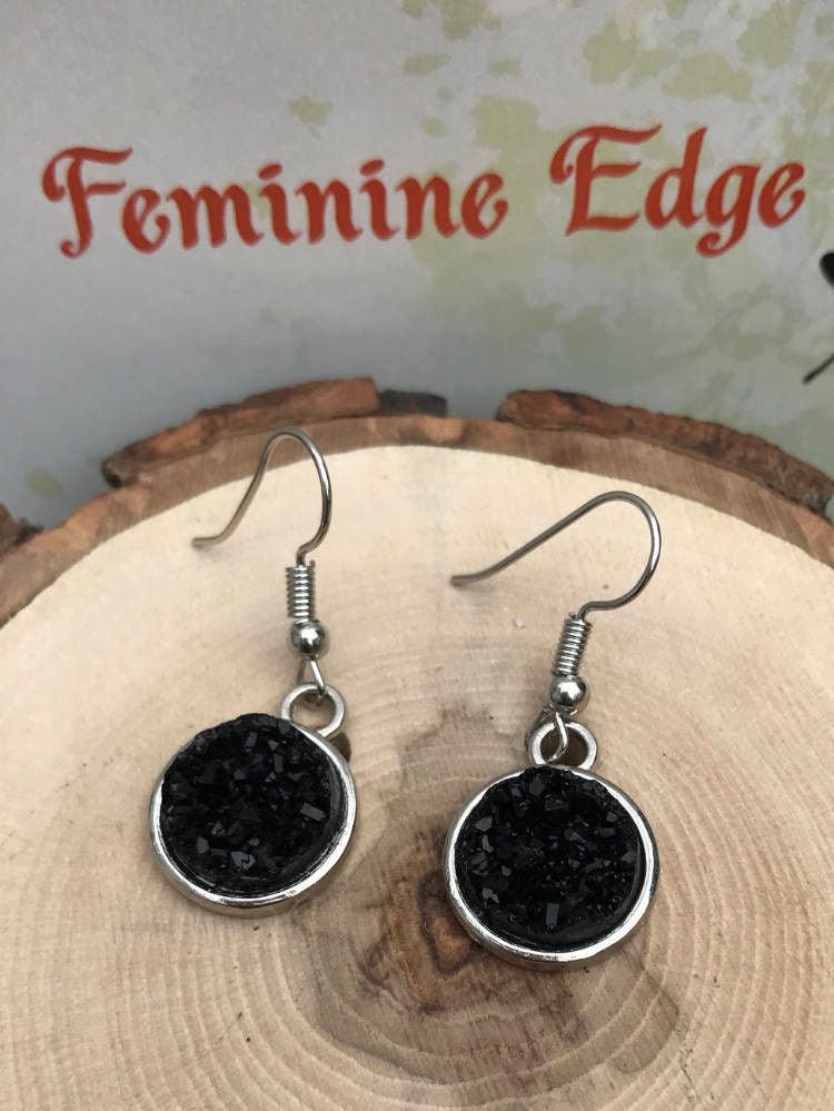 Schwarz Druzy Baumeln Ohrringe, Ohrringe Silber Glanz, Glitzer Leicht Ohrringe von FeminineEdgeFinds