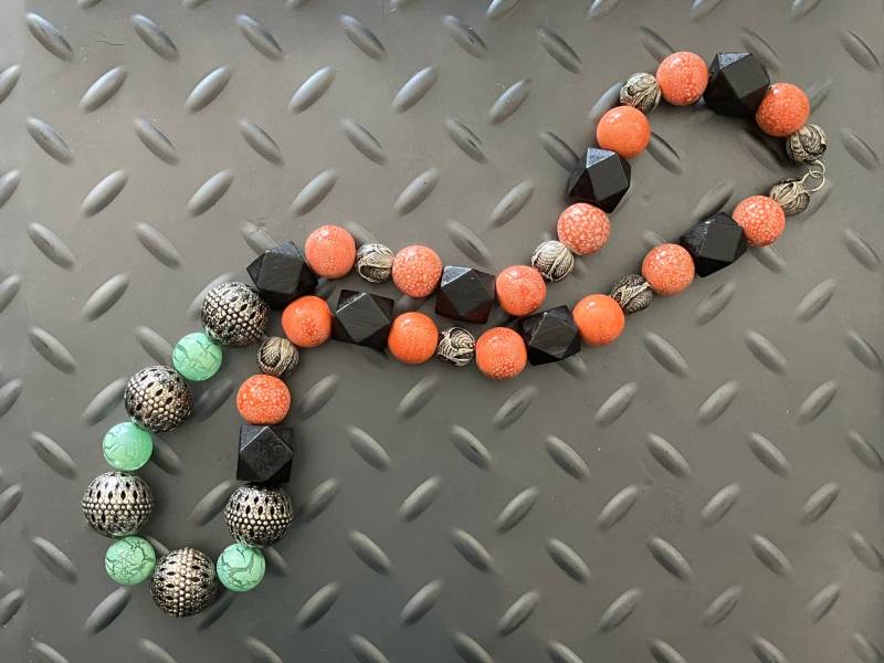 Chunky Geometric Gemischte Perlen-Halskette Chunky Geometric Gemischte Perlen-Halskette von FemmeByDesign