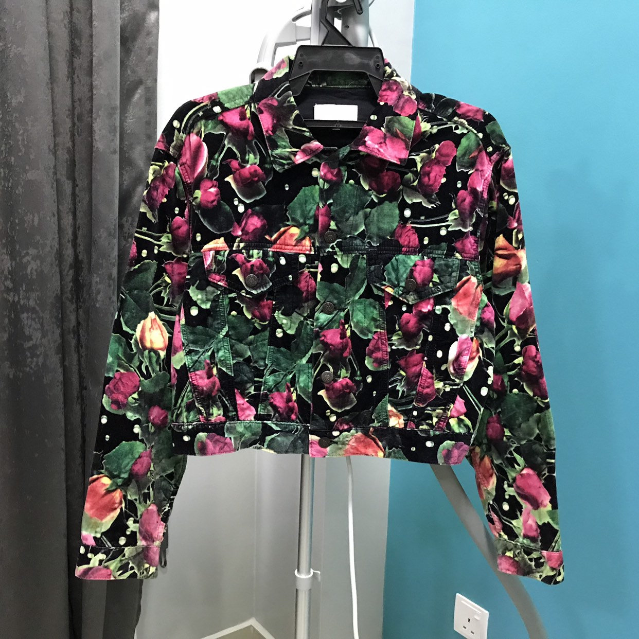 Vintage H.r. Market Japan Full Print Rosen Cropped Samt Jacke Größe M von Fendivintage