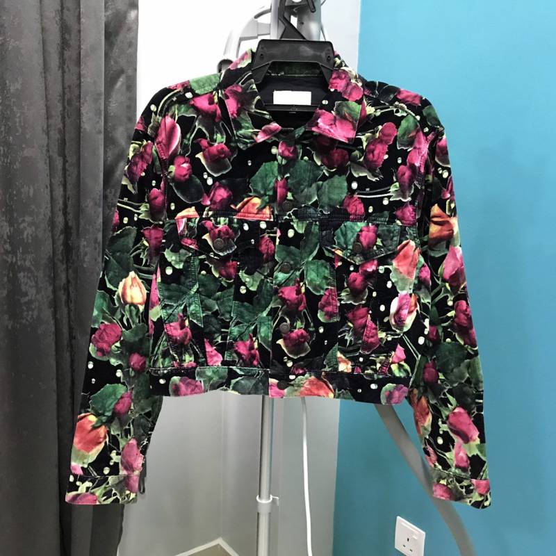 Vintage H.r. Market Japan Full Print Rosen Cropped Samt Jacke Größe M Vintage H.r. Market Japan Full Print Rosen Cropped Samt Jacke Größe M von Fendivintage