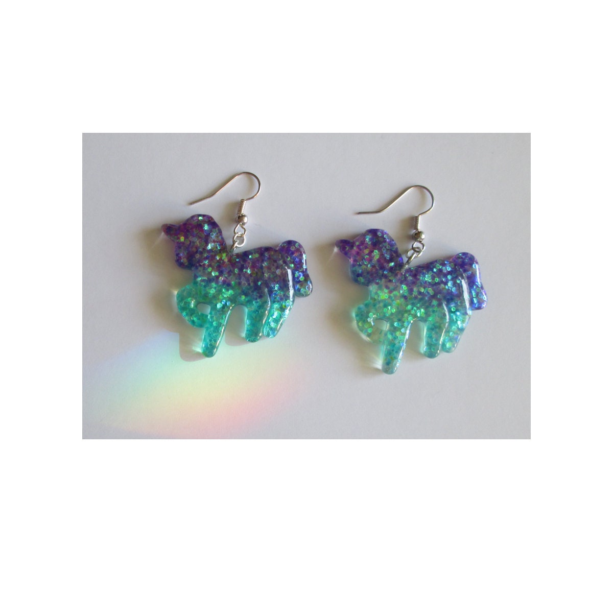Irisierende Ohrringe "Unicorn/Einhorn" Oder "Heart/Herz", Blau - Türkis, Einfach Magisch Irisierende Ohrringe "Unicorn/Einhorn" Oder "Heart/Herz", Blau - Türkis, Einfach Magisch von FengShuiLotusgarden