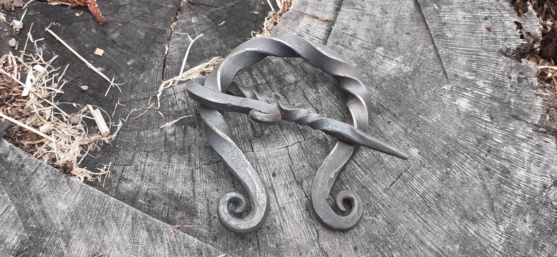 Handgeschmiedete Umhangnadel/Schalschließe Handgeschmiedete Umhangnadel/Schalschließe von FenrisCustoms