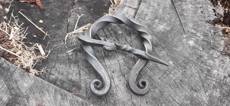 Handgeschmiedete Umhangnadel/Schalschließe Handgeschmiedete Umhangnadel/Schalschließe von FenrisCustoms