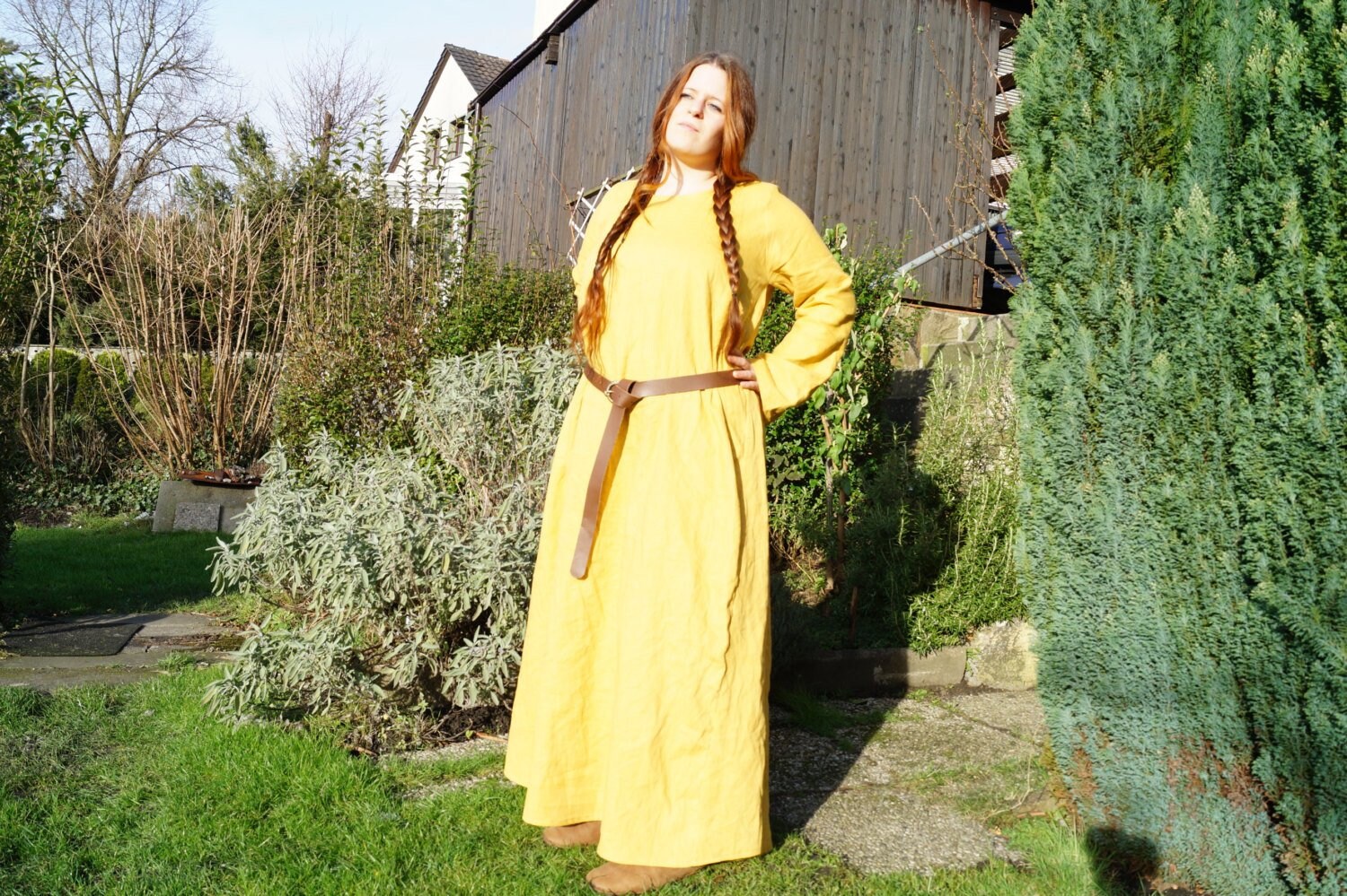 Kleid Aus Leinen in Ocker Vegan Hippie Zero Waste Boho Maxikleid Sommer Gelb Elfe Fee Wald Natürlich Plastikfrei Kleid Aus Leinen in Ocker Vegan Hippie Zero Waste Boho Maxikleid Sommer Gelb Elfe Fee Wald Natürlich Plastikfrei von FeraFortuna
