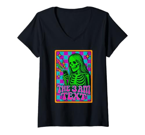 Damen The 3 AM Text Retro Skelett Vibrant Checkered Humor Art T-Shirt mit V-Ausschnitt von Feral Retro Humor Co.