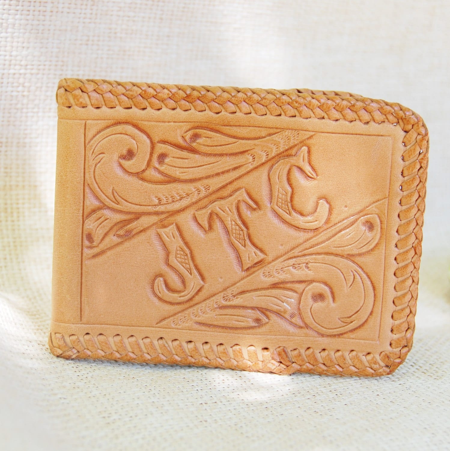 Vintage 50Er Jahre Geldbörse Aus Punziertem Leder Mit Jtc Monogramm Und Initialen von FeraliaVintage