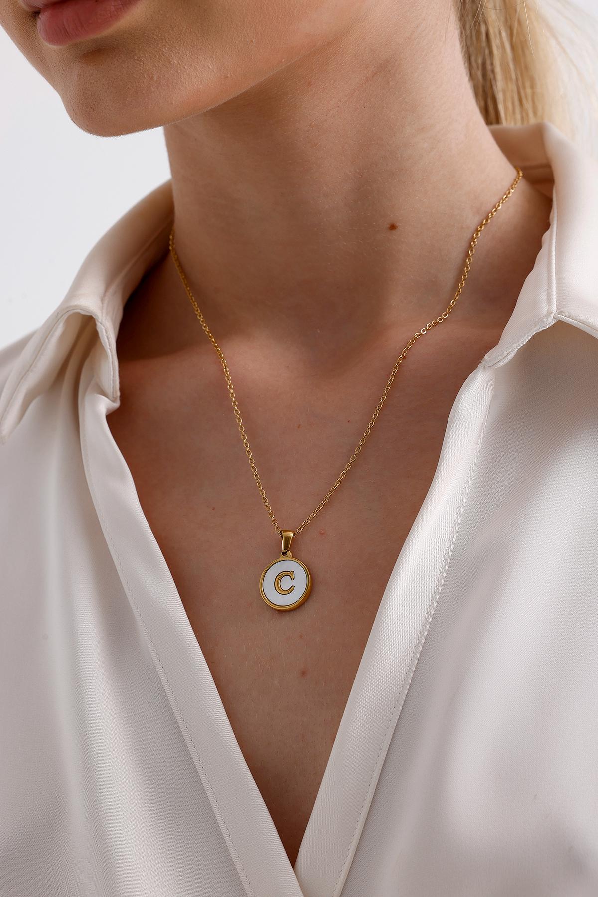 C Perle Buchstabe Halskette, Perlmutt Benutzerdefinierte Goldmünze Gold Initial Weihnachtsgeschenk Für Sie von FerayeLondon