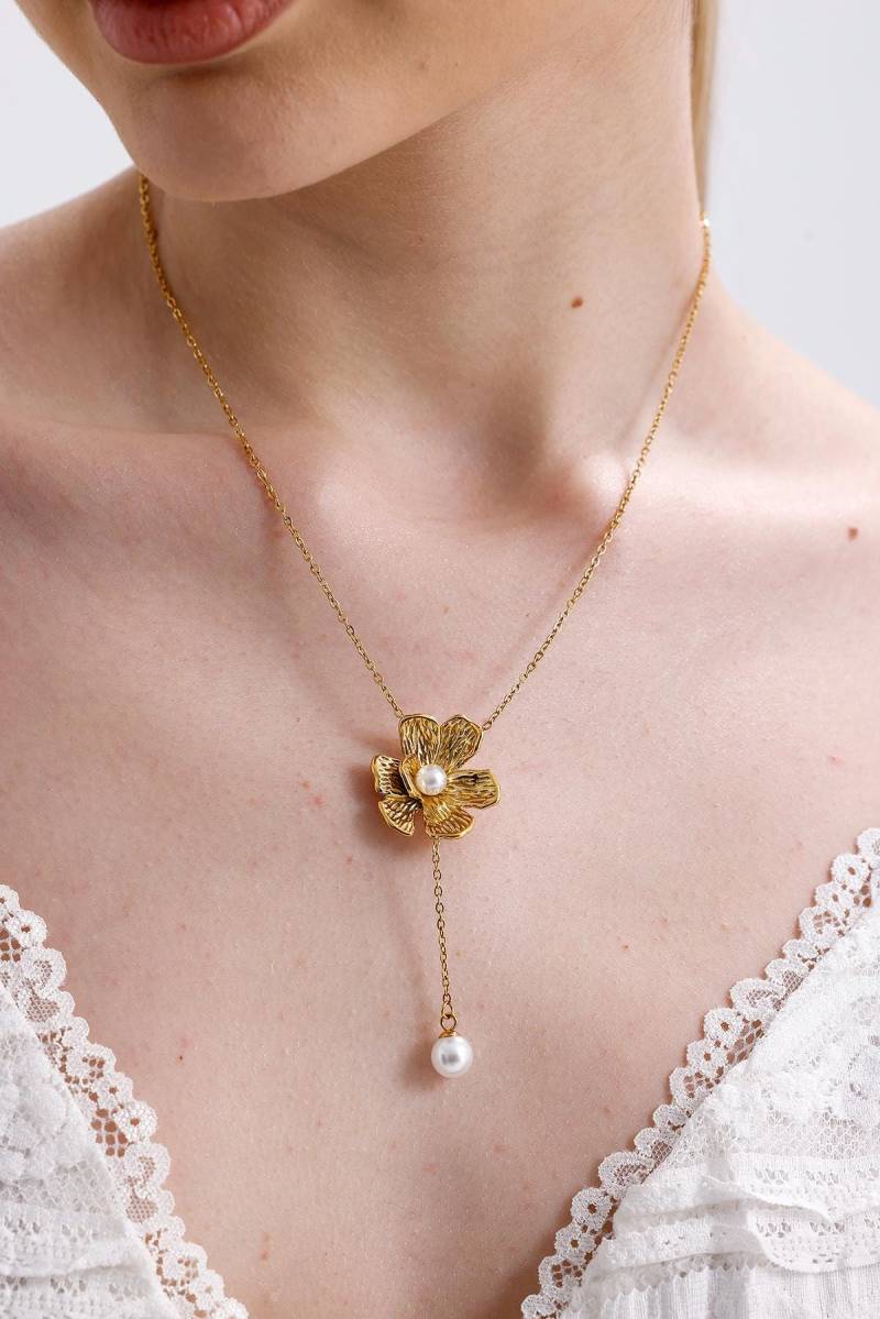 Gold Blumen Lariat Halskette - Perlen Tropfen Y Perlmutt Vintage Anhänger Weihnachtsgeschenk Für Sie von FerayeLondon