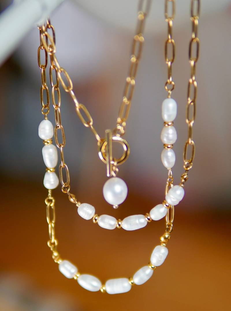 Feriastudio | Handgemachte Perlenkette „Lena" - Süßwasserperlen, Gliederkette, 24K Vergoldet von FeriaStudio