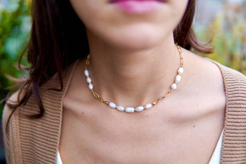 Feriastudio | Handgemachte Perlenkette „Leni" - Süßwasserperlen, Gliederkette, 24K Vergoldet von FeriaStudio