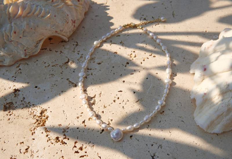 Feriastudio | Handgemachte Süßwasserperlenkette „Sirena" - Nuggetperlen, Keshiperlen, Unregelmäßig, Vergoldet 24K Oder 925 Sterling Silber von FeriaStudio