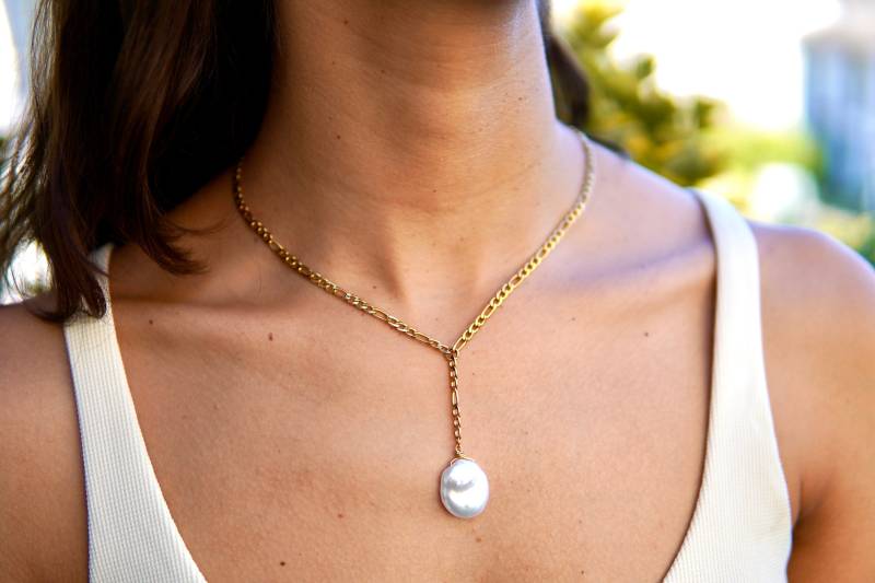 Feriastudio| Handgemachte Y-Halskette „Soltero" Mit Einer Echten Keshiperle Als Anhänger - Goldkette, Süßwasserperlenanhänger von FeriaStudio