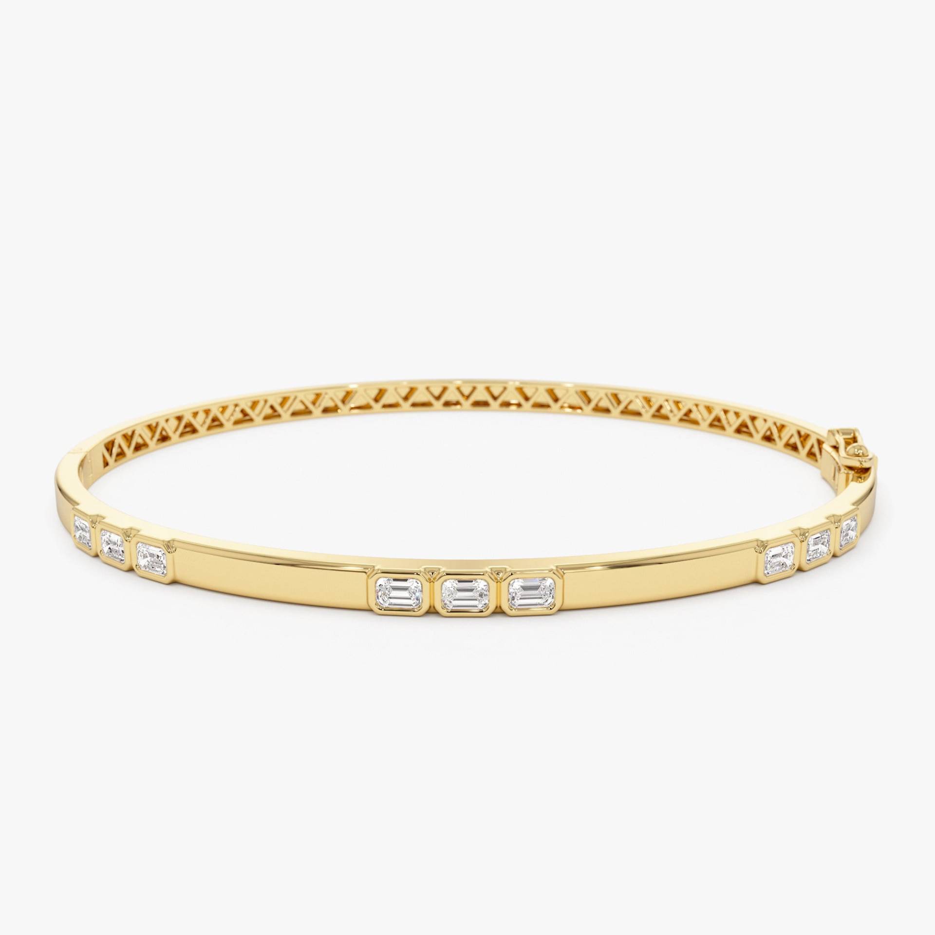 Diamant Armreif, 14K Gold Smaragd Schnitt Stapel Armband, Minimalist Layering Armband Geschenk Für Sie von FerkosFineJewelry