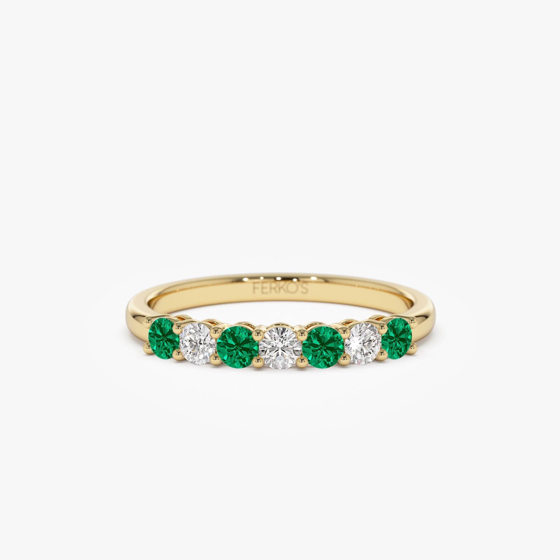 Mai Birthstone Versprechen Ring, Grüner Smaragd Und Diamant 14K Gold Stapelring, Edelstein Stapelbarer Band von FerkosFineJewelry