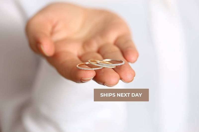 Micro Pave Eternity Diamant Ring/14K Gold Ehering Volle Ewigkeit Stapelring 1.0 Mm Rosegold von FerkosFineJewelry