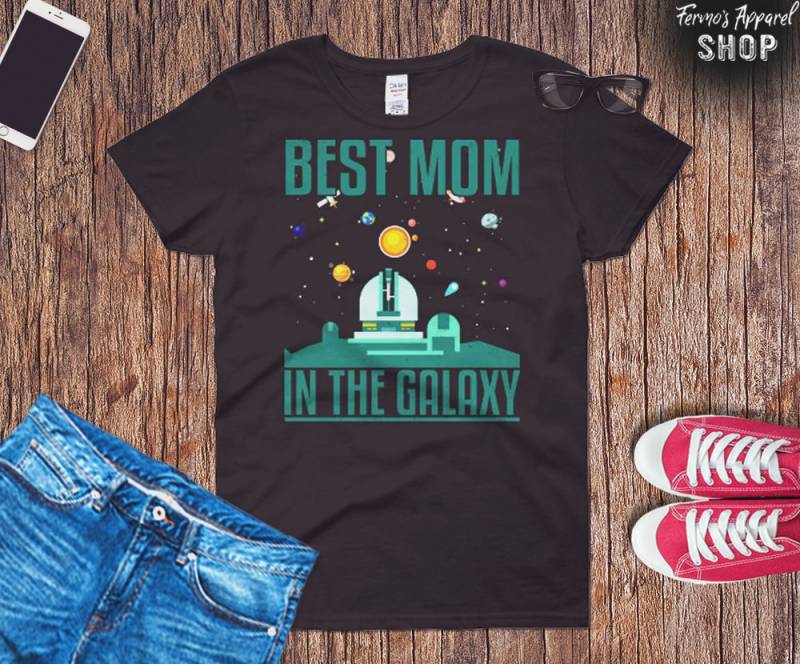 Muttertag Geschenk Idee/Beste Mama in Der Galaxie T-Shirt Für Je Ich Liebe Meine Mutter Kleidung Solar System von FermosApparelShop