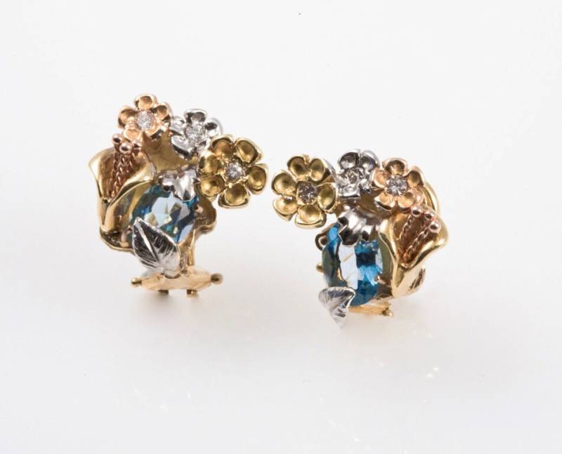 Funkelnde Garten Blautopas Ohrringe von FernandoJewelry