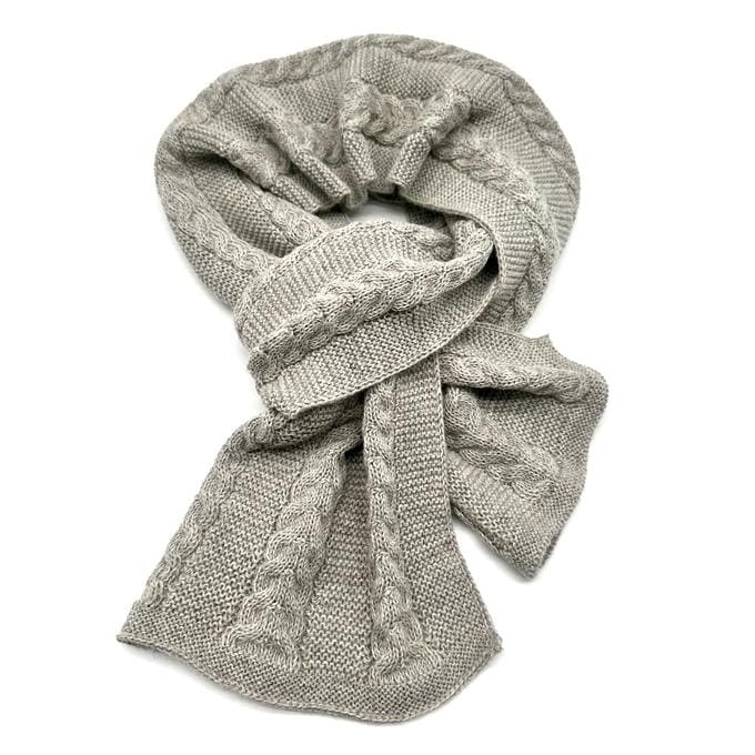 strickschal Mit Zopfmuster Aus 100% Eco Babyalpaka Wolle, in Reine Natur Farben, Nicht Eingefärbt, Sehr Angenehm Zu Tragen von Fernwehundfrei