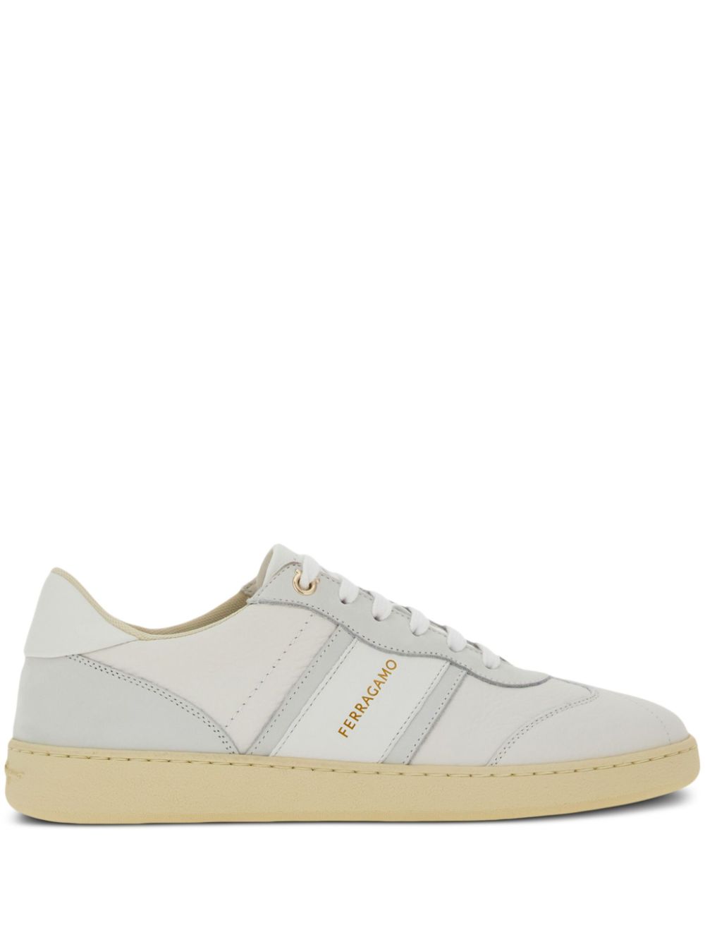 Ferragamo Sneakers mit Logo-Print - Nude von Ferragamo