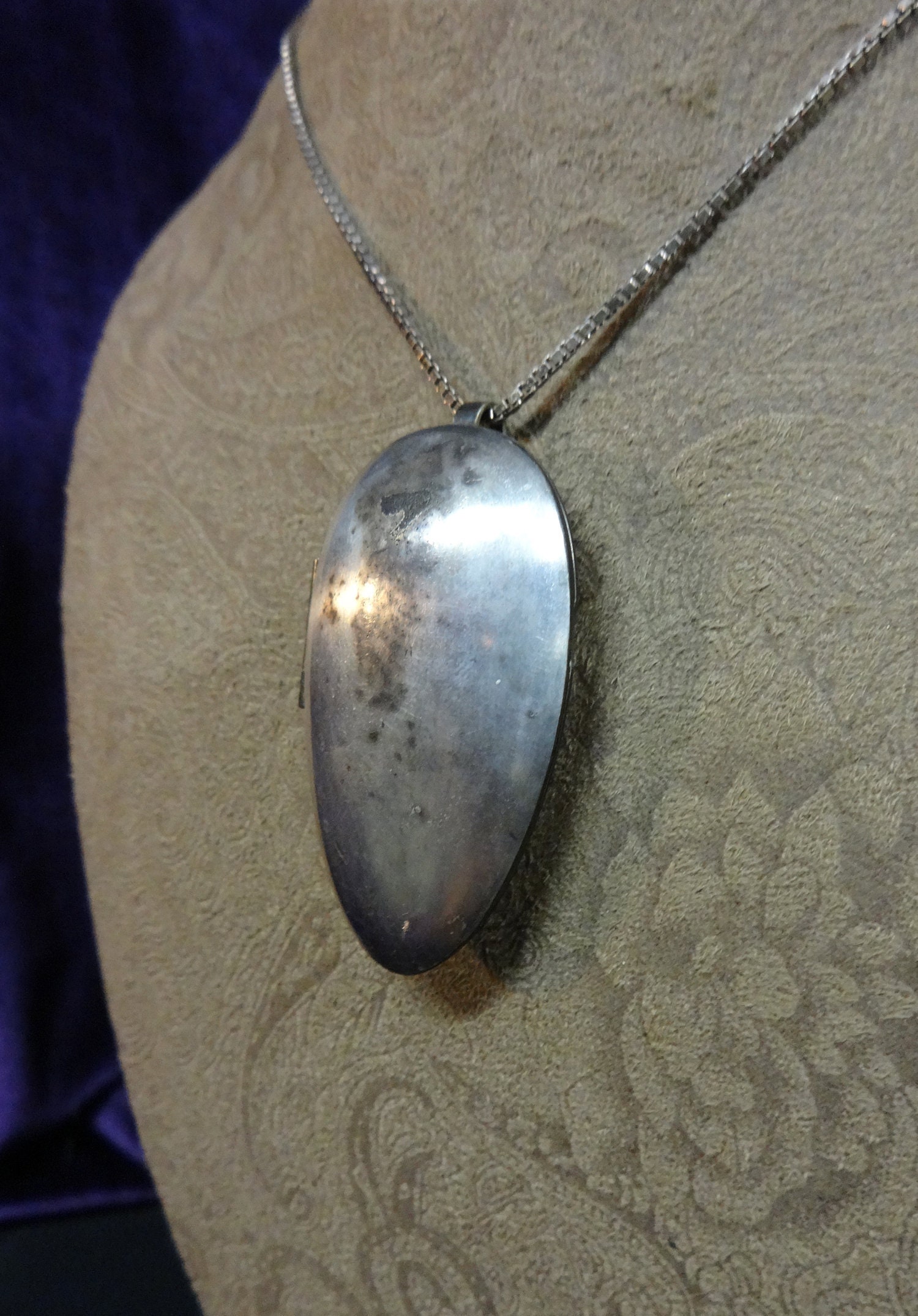 Notleidende Locket-Vintage-Upcycle Notleidende Locket-Vintage-Upcycle von FerretsFineArts