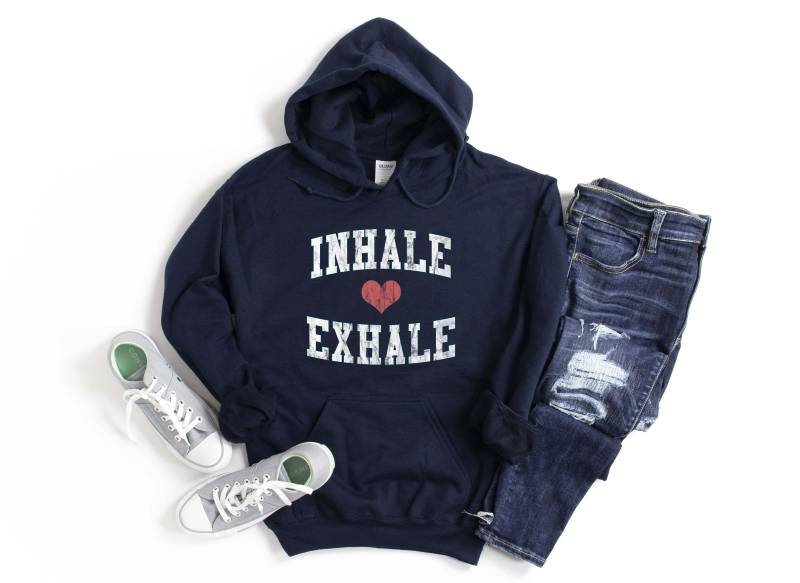 Einatmen Ausatmen Hoodie | Selbstpflege-Geschenk Selbstpflegeset Self Care Box Damen Selbstfürsorge Für Frischgebackene Mütter von FerrisBuilt