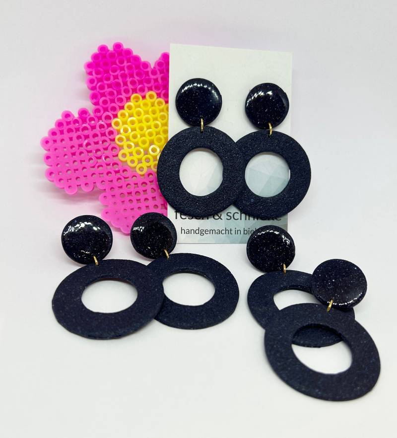 Blauer Ohrschmuck Aus Polymerclay, Leicht Und Dekorativ, Nickelfrei von FeschSchniekeSchmuck