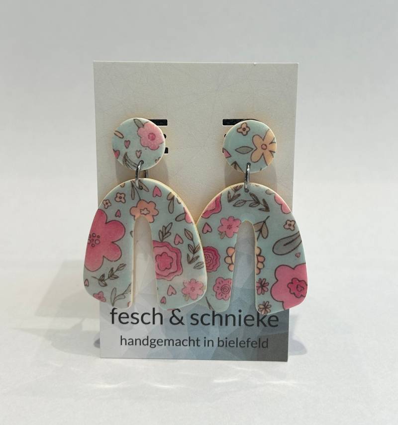 Bunte Blumen-Ohrringe, Nickelfrei Bunte Blumen-Ohrringe, Nickelfrei von FeschSchniekeSchmuck