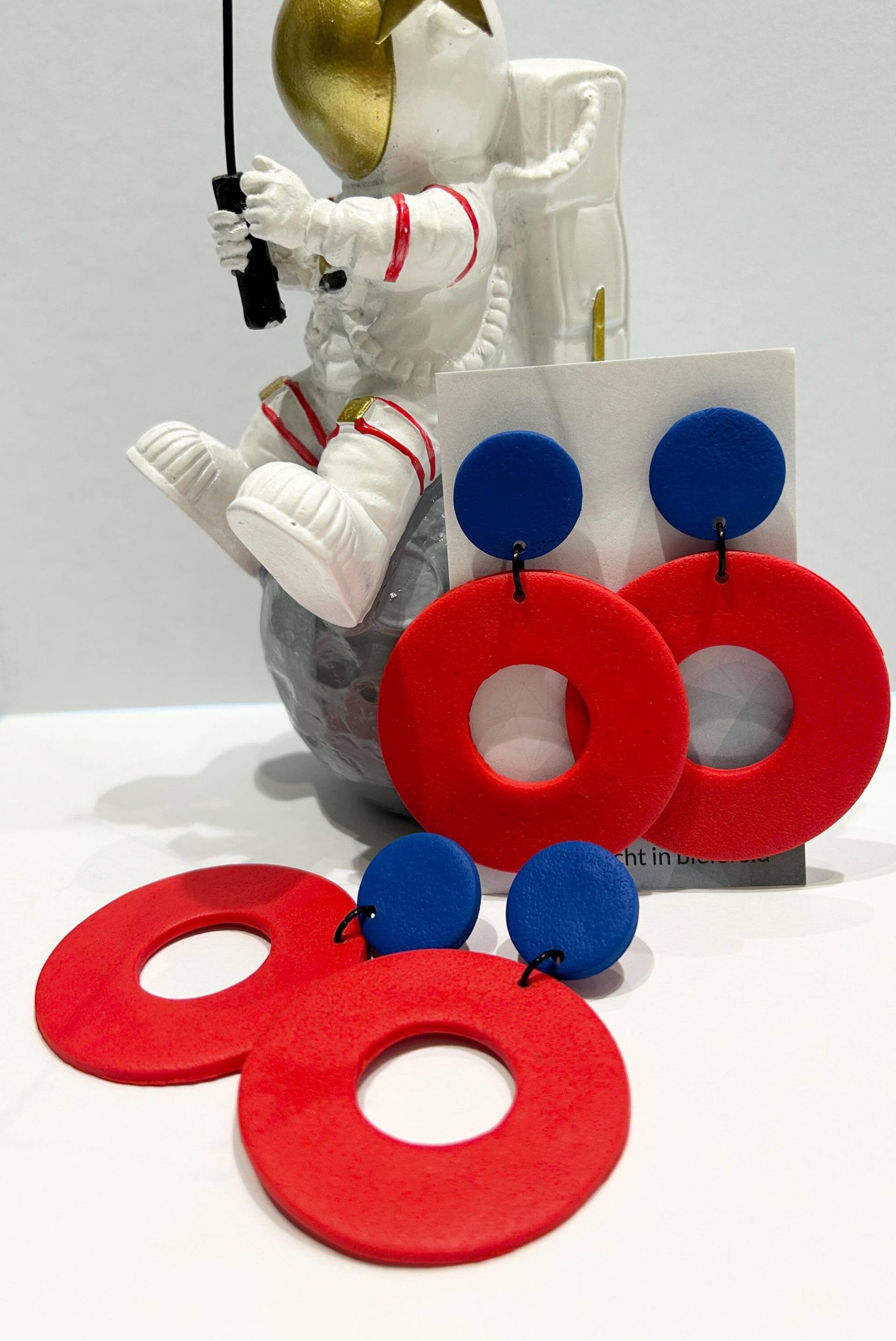 Große Ohrhänger, Rot-Blau Polymerclay Nickelfrei von FeschSchniekeSchmuck