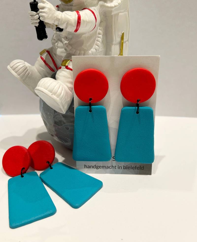 Große Ohrhänger, Türkisblau/Rot, Polymerclay Nickelfrei Große Ohrhänger, Türkisblau/Rot, Polymerclay Nickelfrei von FeschSchniekeSchmuck