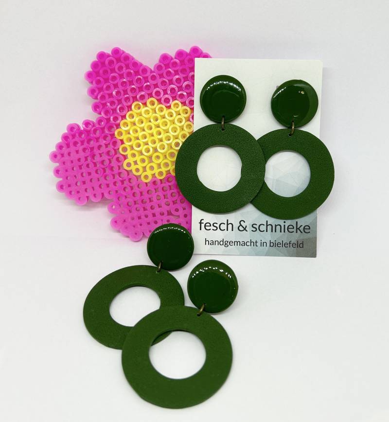 Grüner Ohrschmuck Aus Polymerclay, Leicht Und Dekorativ, Nickelfrei Grüner Ohrschmuck Aus Polymerclay, Leicht Und Dekorativ, Nickelfrei von FeschSchniekeSchmuck