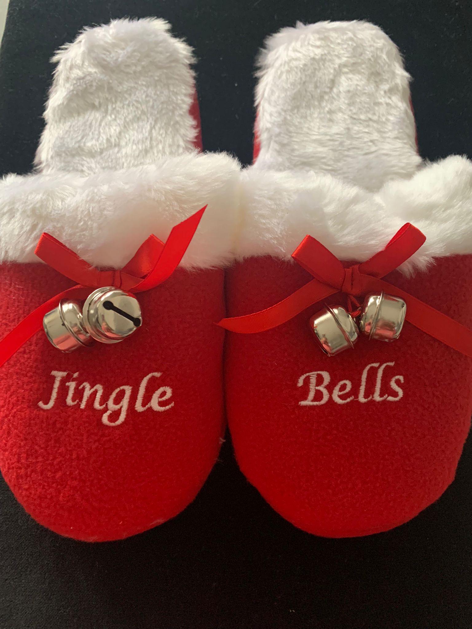Originelle Flauschige Hausschuhe Jingle Bells Glöckchen Größe 37-38 Originelle Flauschige Hausschuhe Jingle Bells Glöckchen Größe 37-38 von Feshkimo