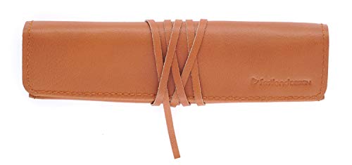 Festland DESIGN® - Echt Leder Stiftetui Mäppchen - Farbe Cognac-Braun - Federmäppchen Stiftemäppchen Schulmäppchen Stiftrolle Federtasche aus Leder für Stifte Set - Handarbeit - Made in Germany von Festland DESIGN