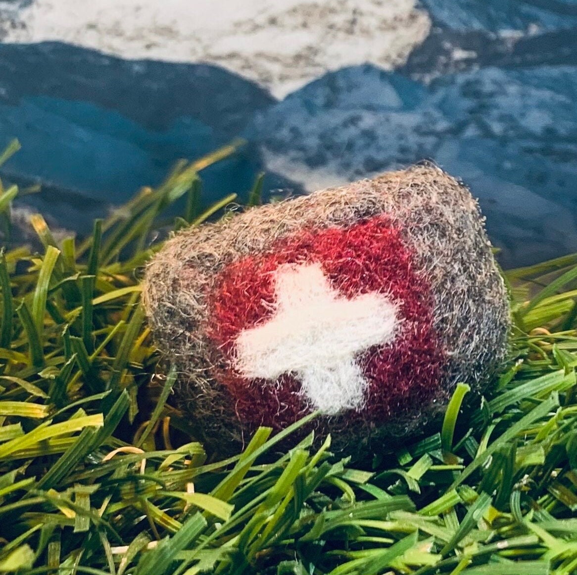 Filzring Schweizer Kreuz Handgefilzt Felt Swiss Cross Filzring Schweizer Kreuz Handgefilzt Felt Swiss Cross von FestundFlauschig