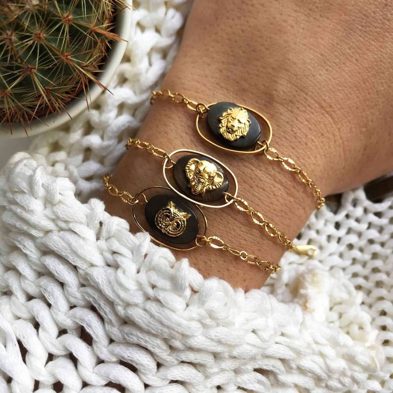Valé Armband, Ovales Braunes Perlmutt, Ovale Kette Und Elefantenkopf-Einschluss Valé Armband, Ovales Braunes Perlmutt, Ovale Kette Und Elefantenkopf-Einschluss von FetichesCollection
