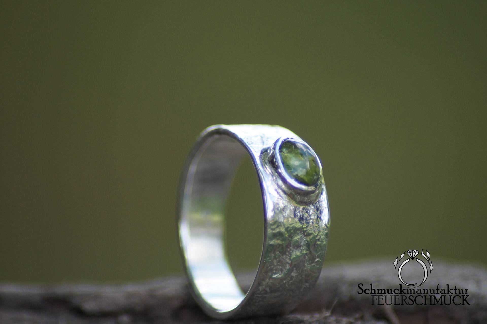 Silberring Mit Peridot Silberring Mit Peridot von Feuerschmuck