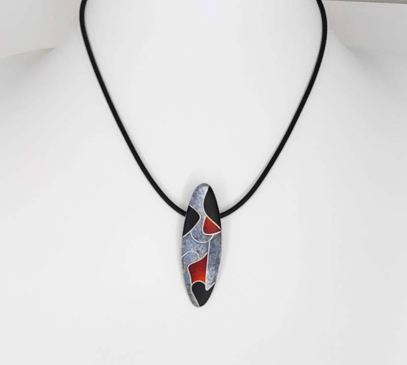 Anhänger Oval Mit Emaille in Schwarz Grau Rot Und 925Er Silberdraht Muster Emailleschmuck Unikatschmuck Handarbeit Geschenk Zum Geburtstag von FeuerschmuckSander