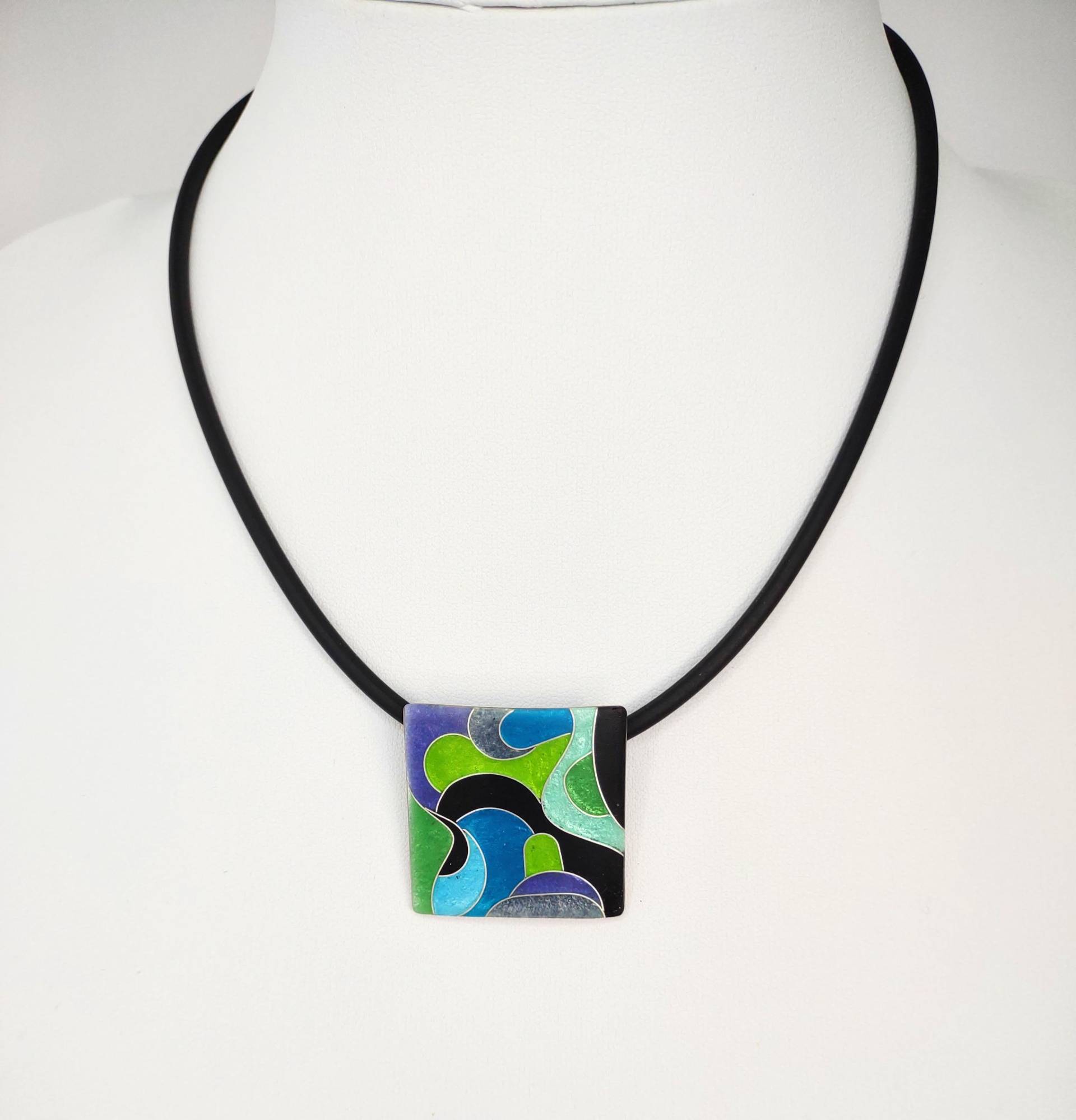 Emaille-Anhänger Quadrat Bunt Schwarz Blau Grau Grün Lila Handarbeit Geburtstag Emailleschmuck Unikatschmuck Geschenk Für Die Liebste von FeuerschmuckSander