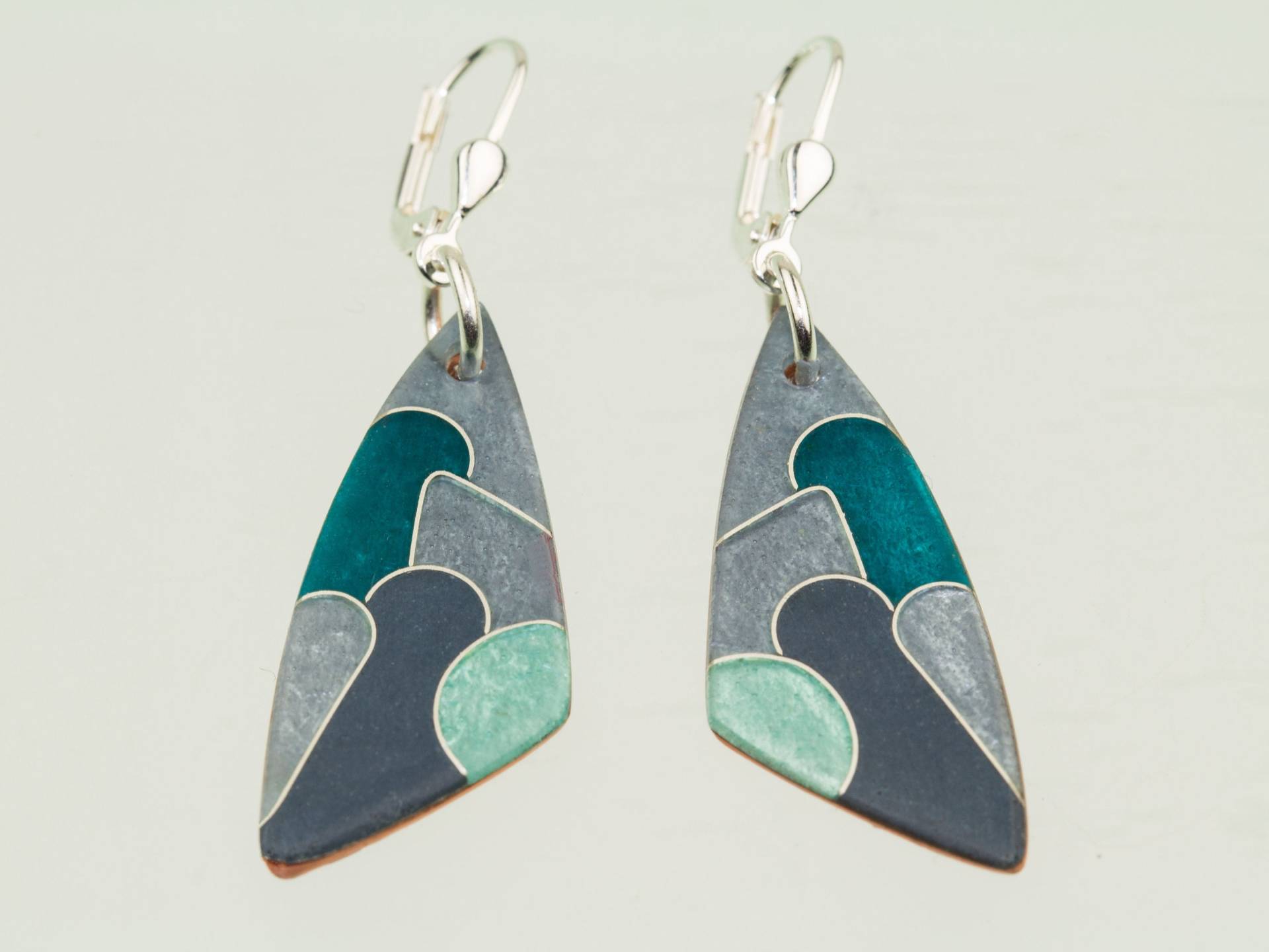 Emaille-Ohrhänger Grau Mit Türkis Plan Dreieckig Emailleschmuck Unikatschmuck Handarbeit Geschenk Zum Geburtstag von FeuerschmuckSander