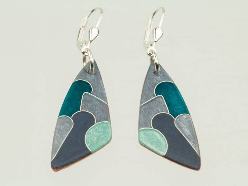 Emaille-Ohrhänger Grau Mit Türkis Plan Dreieckig Emailleschmuck Unikatschmuck Handarbeit Geschenk Zum Geburtstag von FeuerschmuckSander