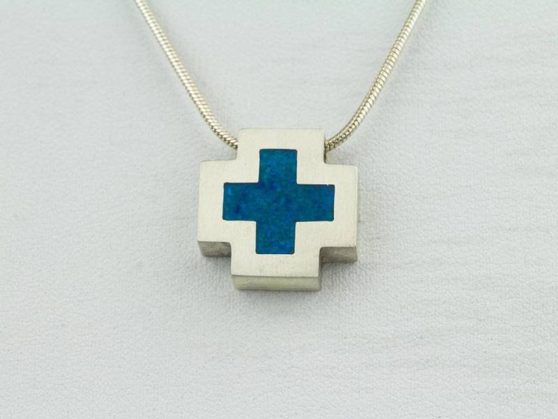 Handgefertiger Silberanhänger Mit Emaille in Transparentem Stahlblau Kreuz Schmuck Unikatschmuck Geschenk Anhänger Emailleschmuck von FeuerschmuckSander